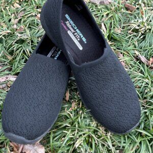 EUC!!! Ladies Relaxed Fit Skechers with Air Cooled Memory Foam